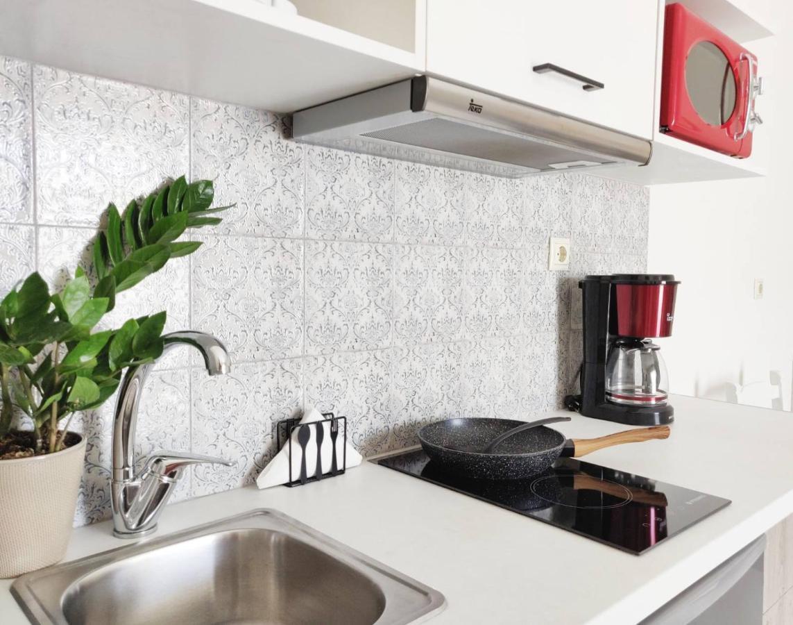 Emorfia'S Apartments Платанес Екстериор снимка